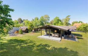 Beautiful Home In Væggerløse With Kitchen, Bogø By